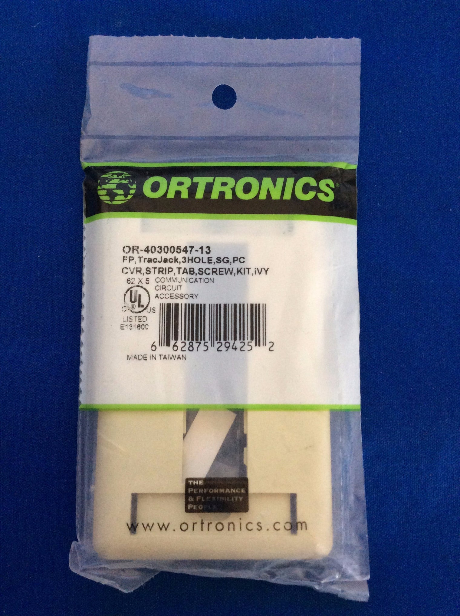 Ortronics OR-40300547-13 TracJack Plastic Faceplate 3-Hole, Ivory